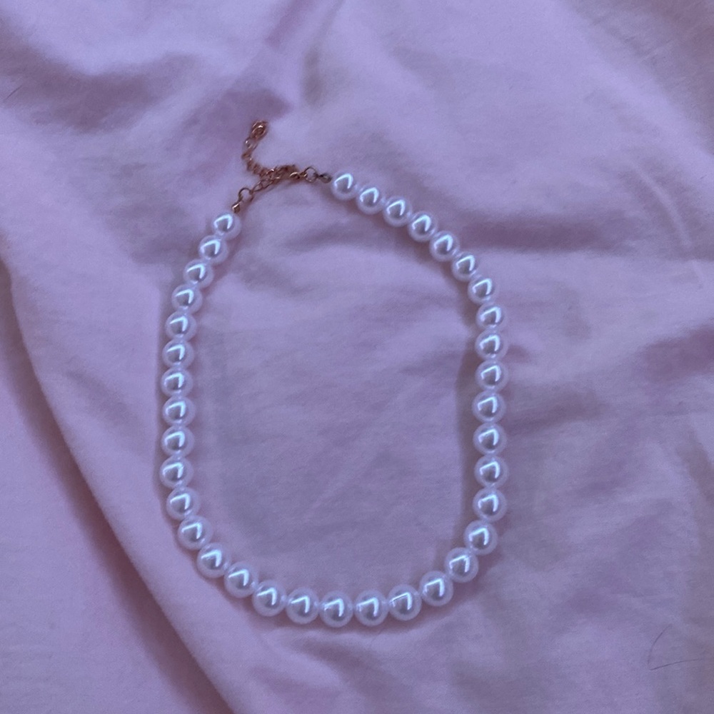new brandy melville pearl necklace